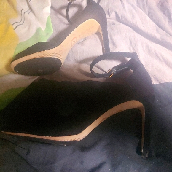 Michael Kors ladies shoes - Picture 3 of 3